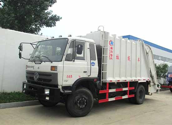 東風145壓縮式垃圾車可裝載8-10方垃圾