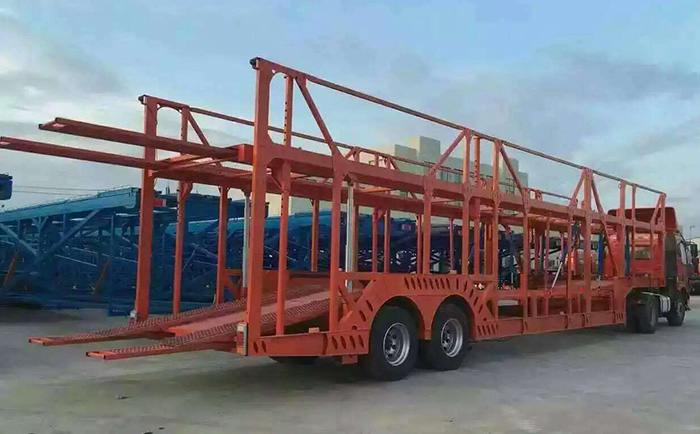 湖北程力一體化多功能隨車吊及新規(guī)轎運(yùn)車盛大上市